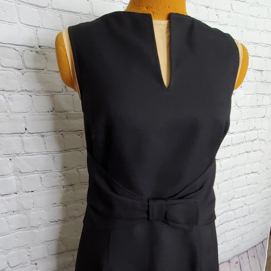 David Meister Sleeveless Black Dress Size 8 In Euc